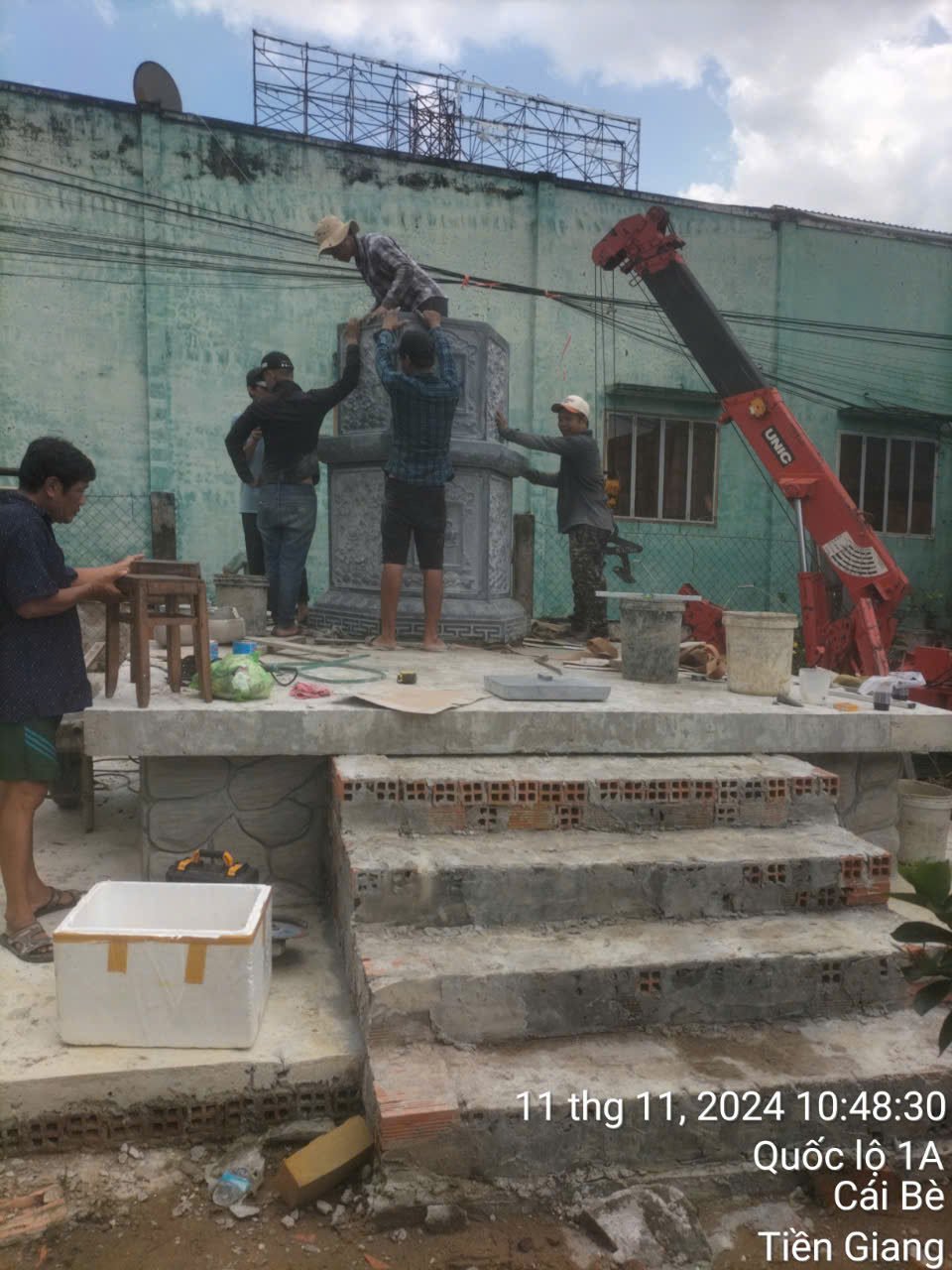 Nhật Ký Quá Trình Lắp Đặt Mộ Tháp Lưu Giữ Tro Cốt Cái Bè Tiền Giang 8 - Đá mỹ nghệ Hoa Lư nhật ký quá trình lắp đặt mộ tháp lưu giữ tro cốt Cái Bè Tiền Giang