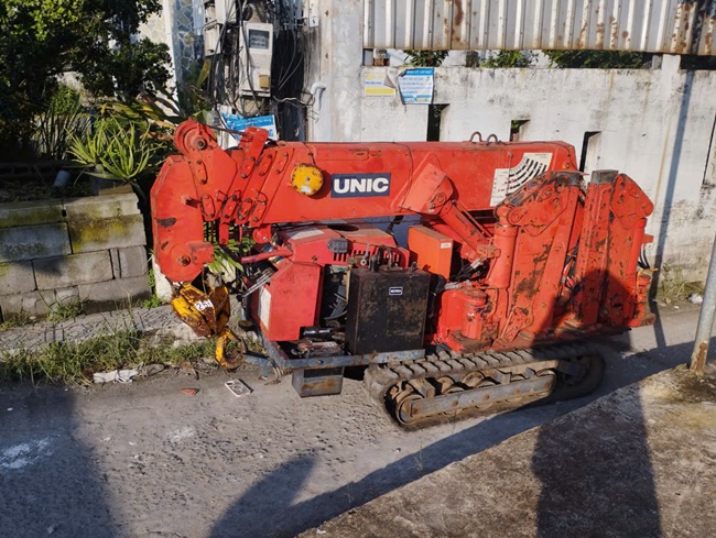 Nhật Ký Quá Trình Lắp Đặt Mộ Tháp Lưu Giữ Tro Cốt Cái Bè Tiền Giang 4 - Đá mỹ nghệ Hoa Lư rotbot tuy rộng 80 cm nhưng lại rất được việc